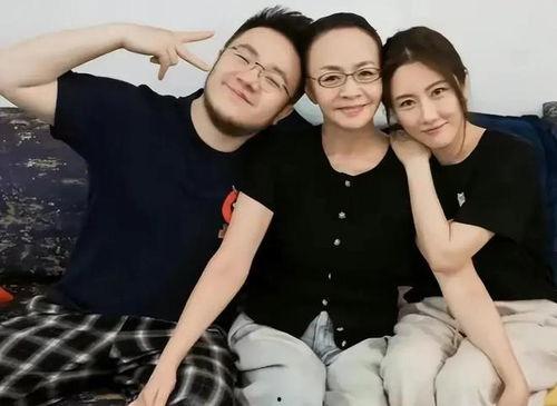 娱乐八卦吃瓜背景图,揭秘明星幕后故事，一起吃瓜看热闹！